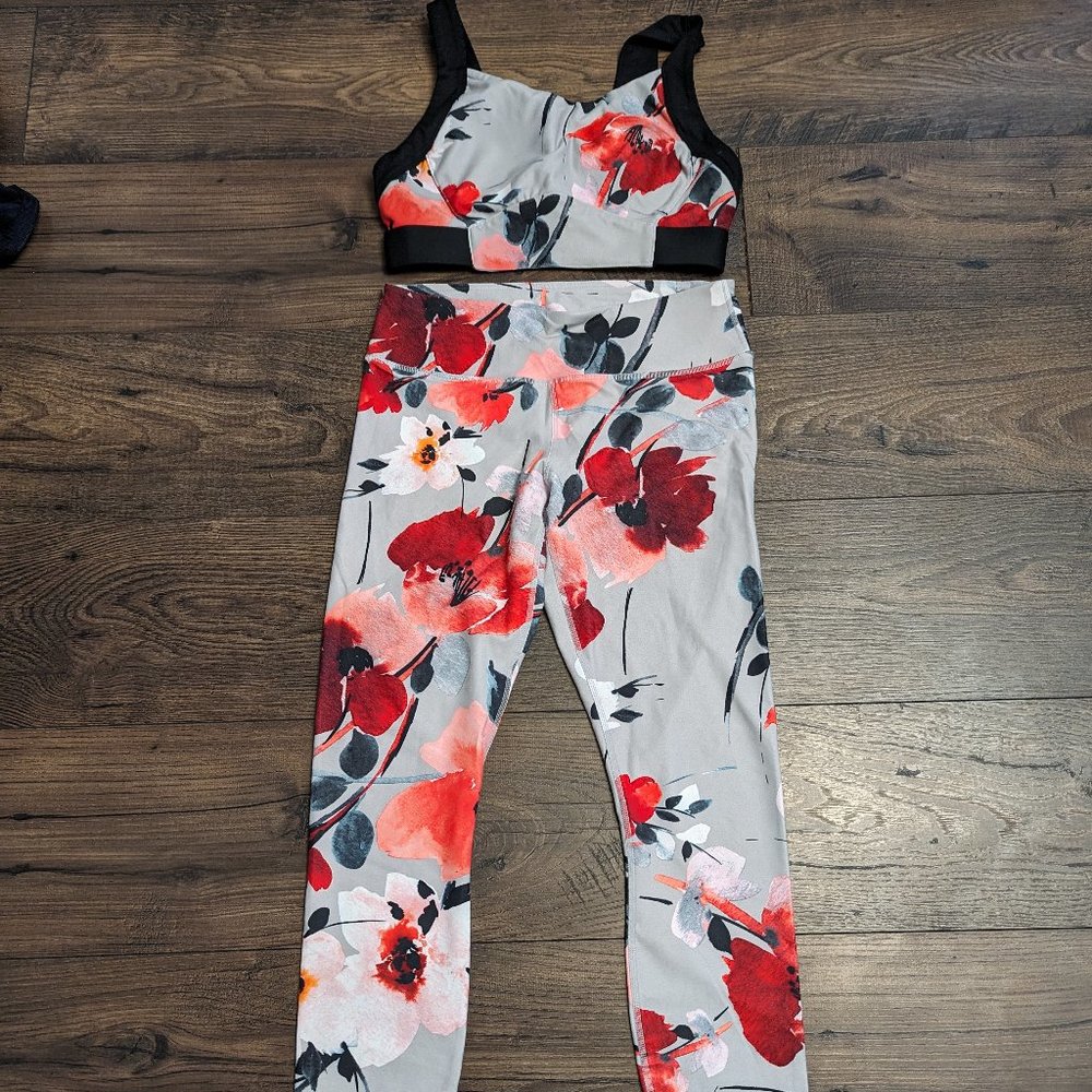 Fabletics leggings and sports bra set